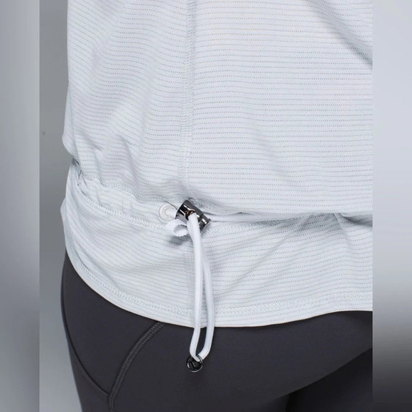 Lululemon Run: Ta Ta Topper White Gray Stripe Size 8 Yoga‎ Active Workout Top - Picture 8 of 14